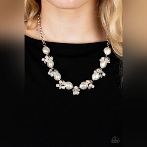 Rolling With The Brunches Necklace